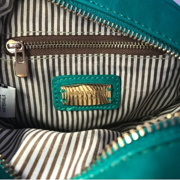 🌲Emerald green round crossbody with tassel - Picture 3 of 4